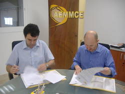 foto firma acuerdo